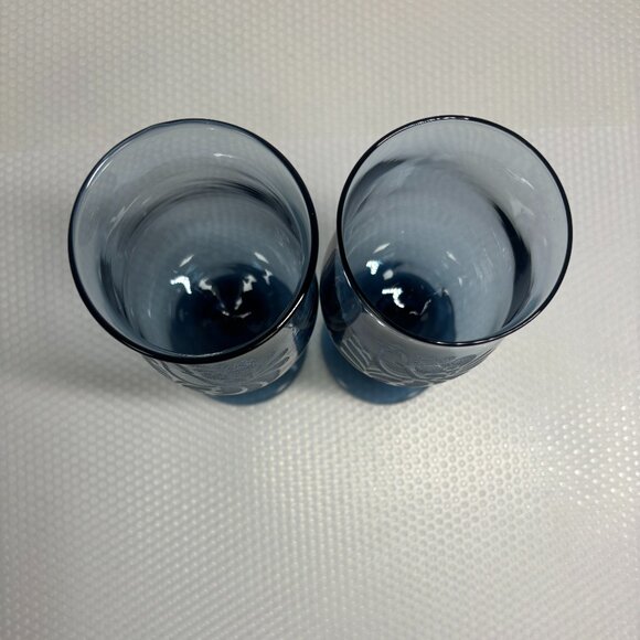 Pfaltzgraff Yorktowne Blue Etched Wine Goblets Set 2 Glasses 6" Tall - Picture 3 of 5